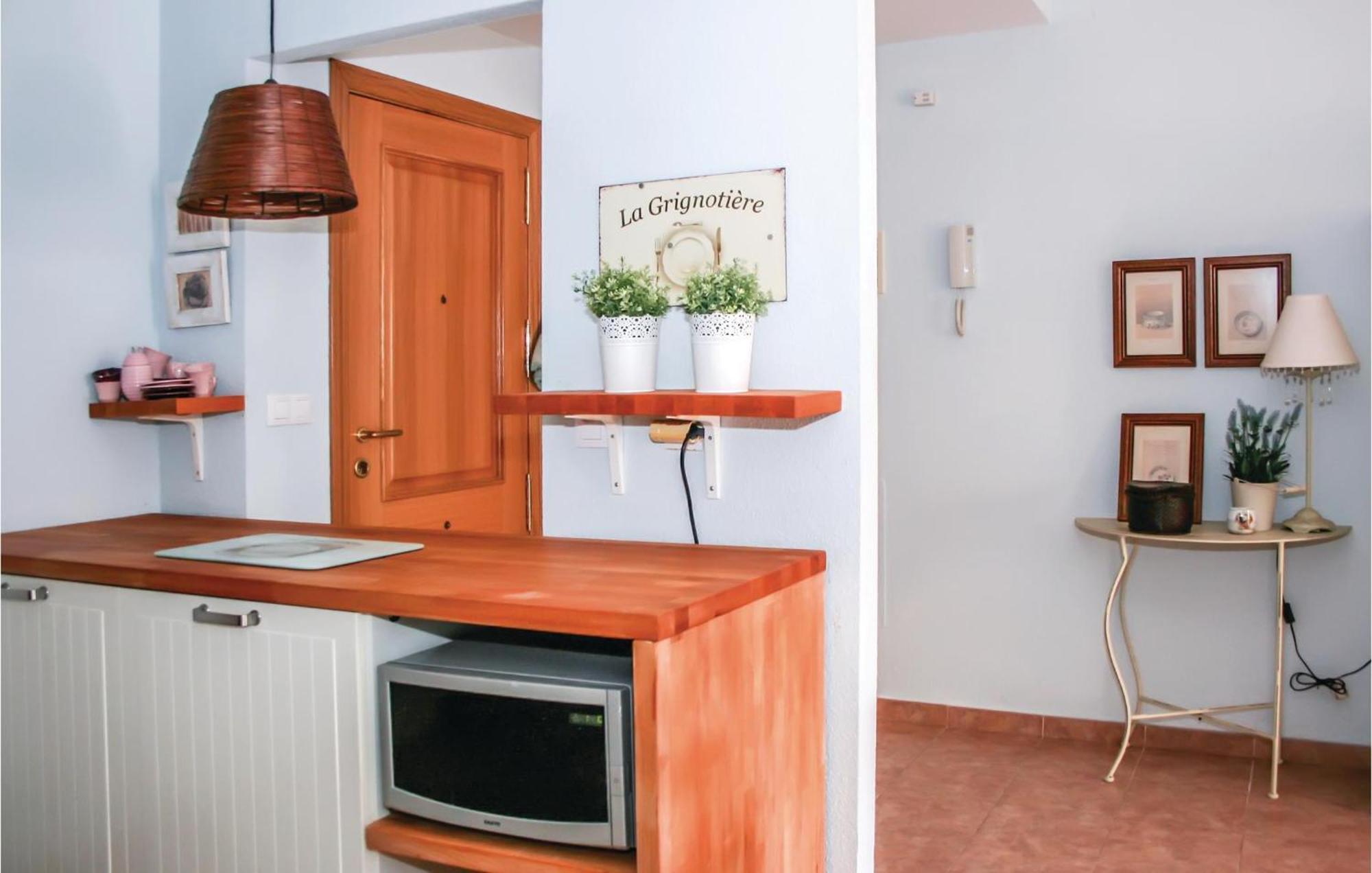 Beautiful Apartment In Alcossebre With Kitchen Экстерьер фото